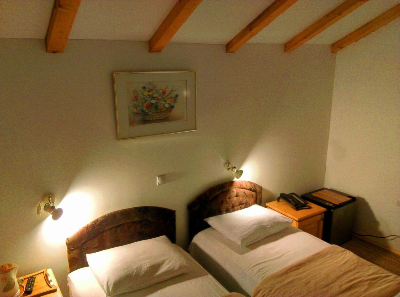 Hotel Ravnjak Dobrilovina Экстерьер фото